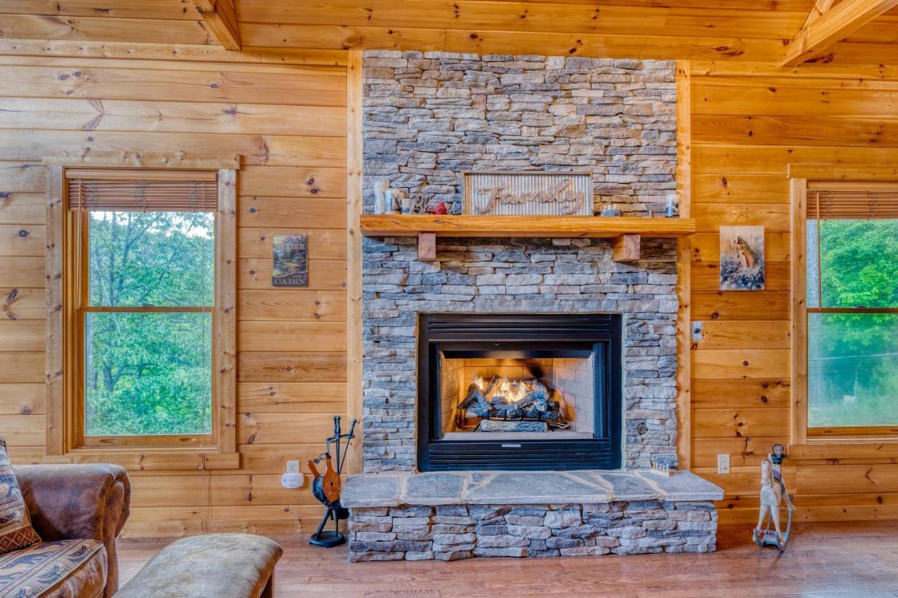 Trout N' About Your Blue Ridge Mountains Retreat, Hot Tub + Game Room! Ellijay Buitenkant foto