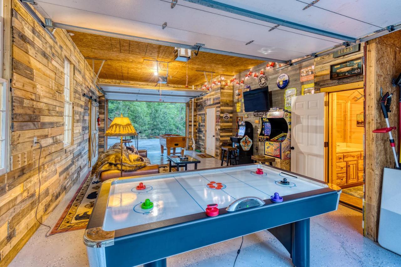 Trout N' About Your Blue Ridge Mountains Retreat, Hot Tub + Game Room! Ellijay Buitenkant foto