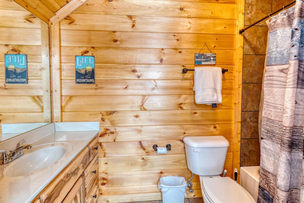 Trout N' About Your Blue Ridge Mountains Retreat, Hot Tub + Game Room! Ellijay Buitenkant foto